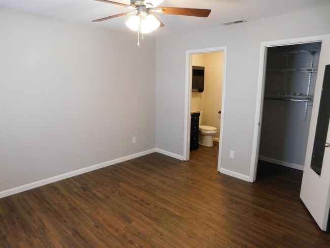 Building Photo - El Dorado House Available