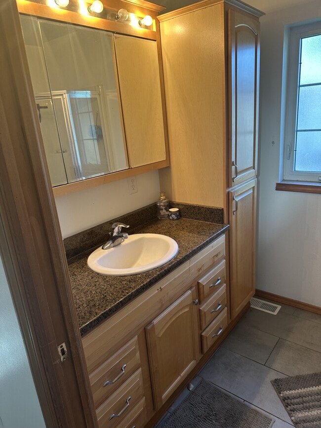 Building Photo - 2009 Maurice Ave