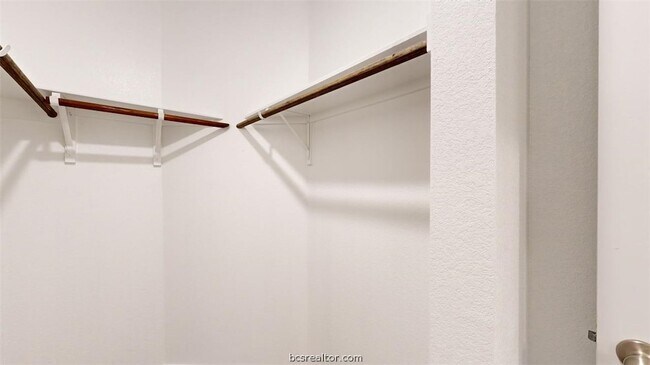 Building Photo - 2148 Chief St