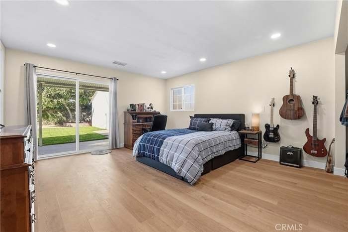 Building Photo - 329 Catalpa Ave