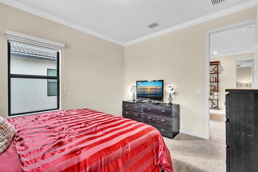 Building Photo - 7921 NW 82nd Ct