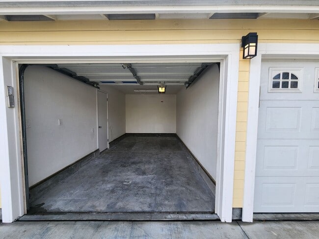 Building Photo - Stunning remodel