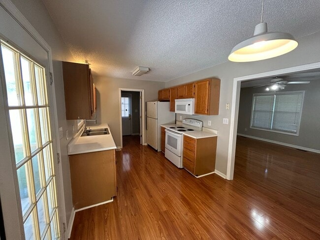 Building Photo - Greensboro Home - Lisa Barker - 336.986.4840