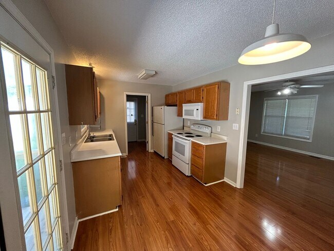 Primary Photo - Greensboro Home - Lisa Barker - (734) 231-...