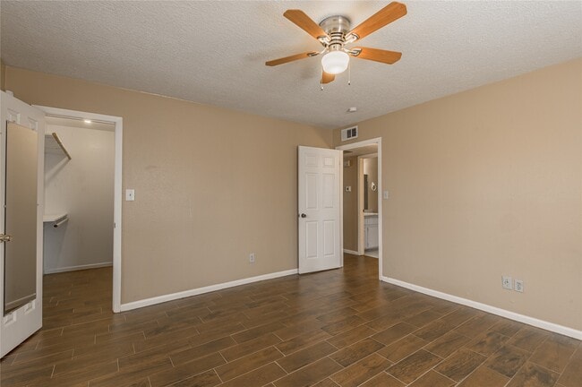 Building Photo - 39 Wire Rd Loop