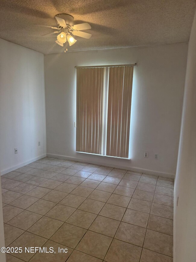 Building Photo - 7441 Carriage Side Ct