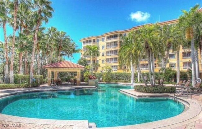 Building Photo - 2738 Tiburon Blvd E