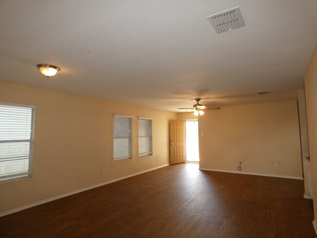 Building Photo - 652 Rosario Ln