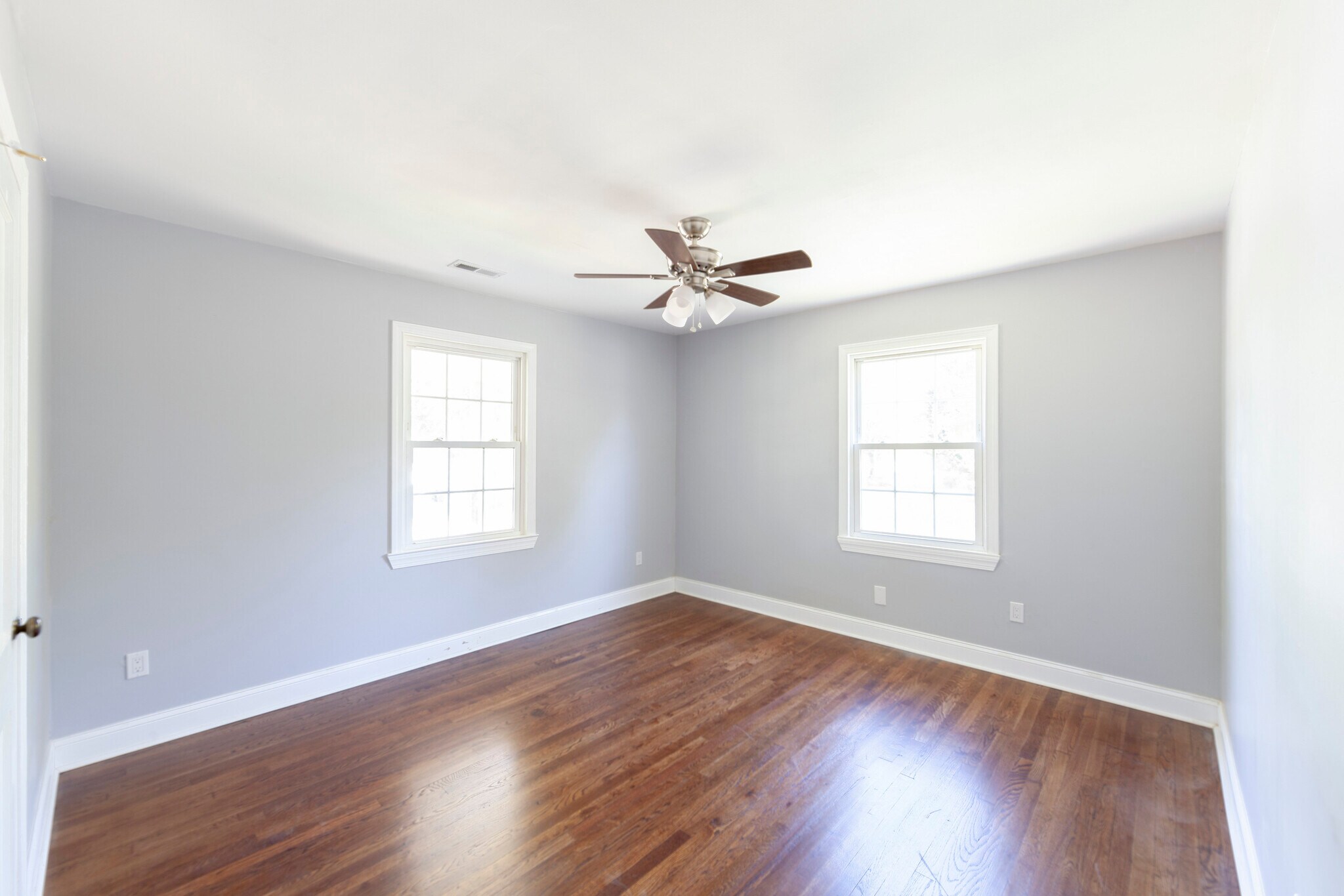 Back Bedroom - 2660 Roslyn Ave