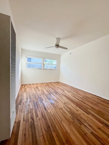 Building Photo - 2129 Ocean Ave