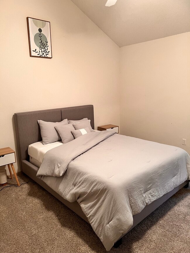 Master Bedroom - 3332 SW Iron Creek Dr