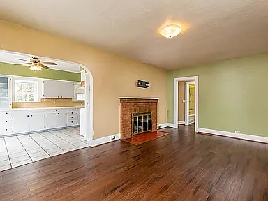 Building Photo - 302 Pacific Terrace