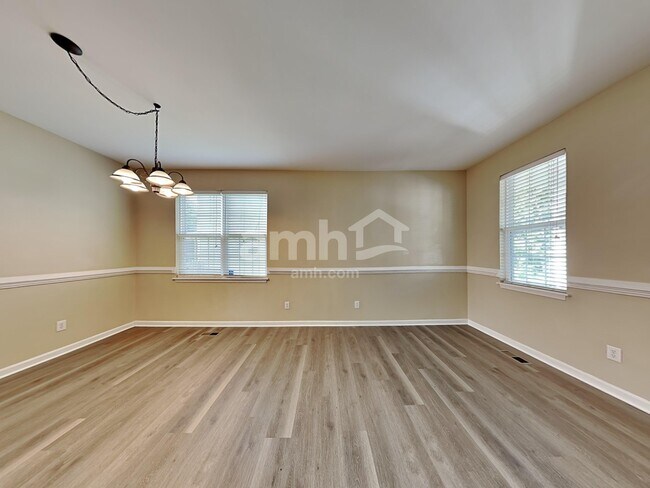 Building Photo - 516 Littleport Dr