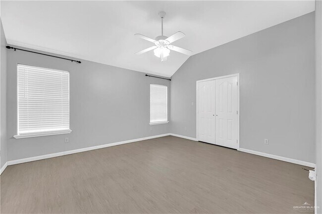 Building Photo - 13 Quamasia Ave