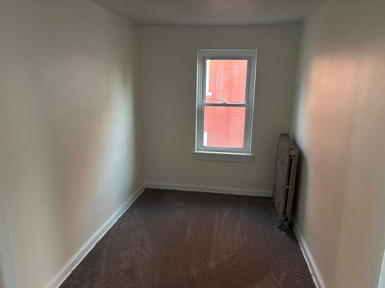 Building Photo - 118 S Main St