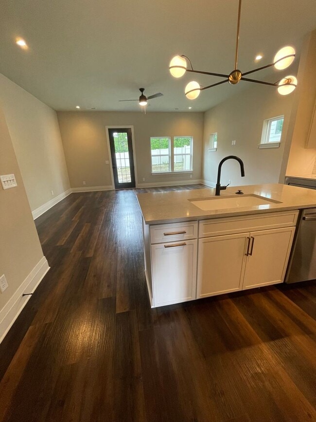 Building Photo - 1086 Noble Lp