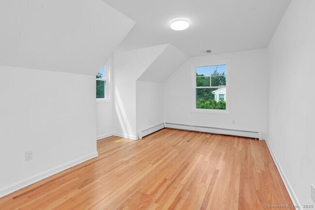 Building Photo - 214 Mixville Rd