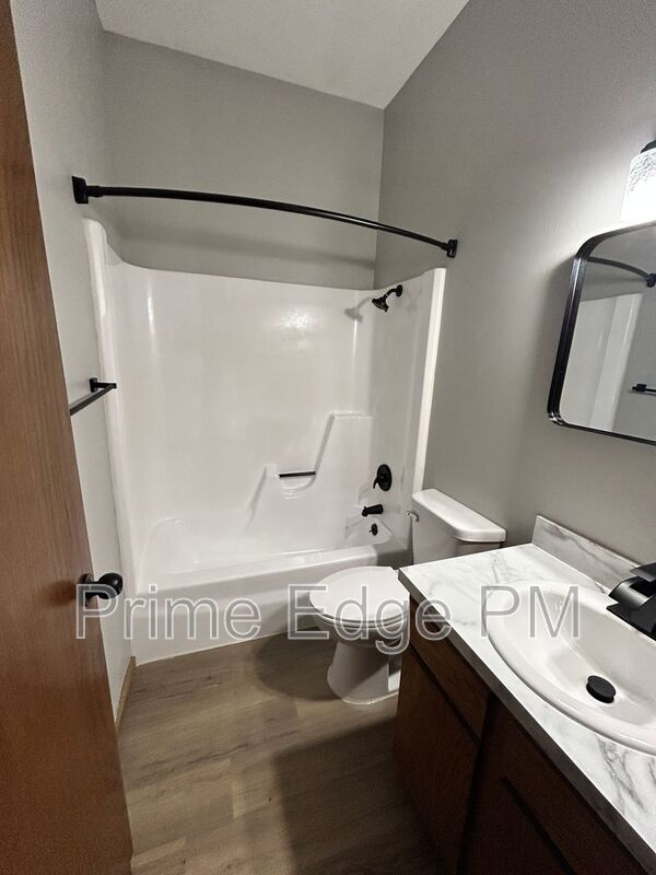 Building Photo - 1701 Ridgehaven Ct