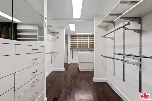 Building Photo - 1151 N Hillcrest Rd