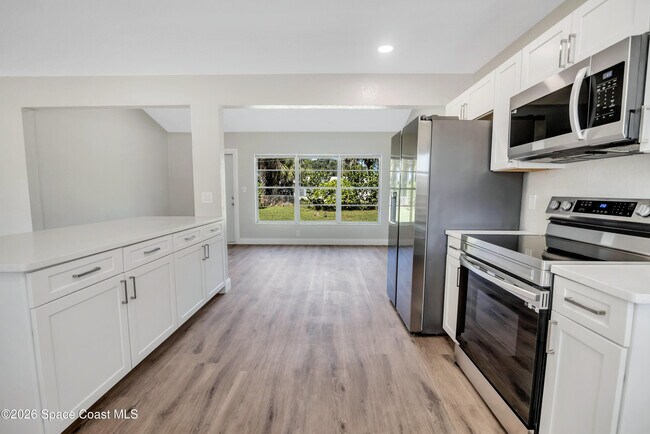 Building Photo - 644 Nida Dr