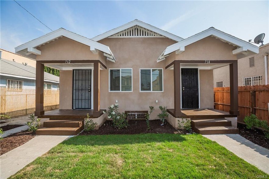 Building Photo - 712 W 54th St