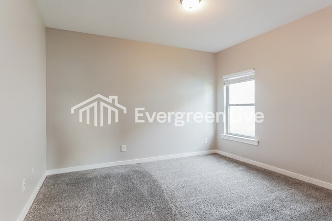 Building Photo - 11127 Summerchase Lp