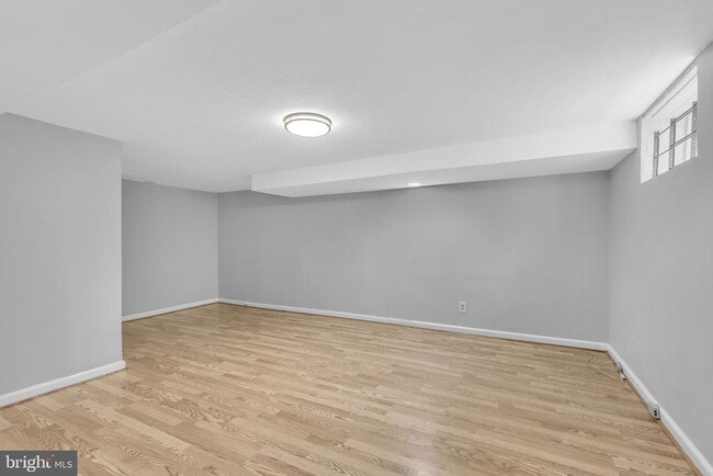 Building Photo - 38 E Rosemont Ave
