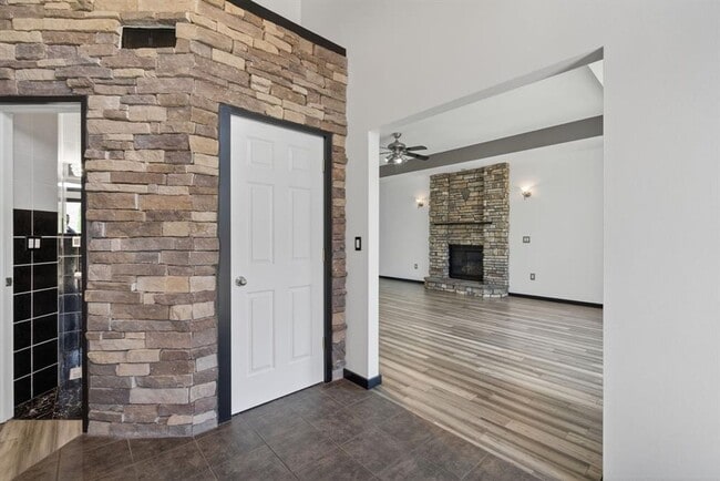 Building Photo - Spacious 5-Bed Walkout Home with Over 3,500 Sq. Ft. of Living Space