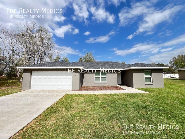 Primary Photo - GORGEOUS 3 Bedroom, 2 Bathroom Home in Oca...