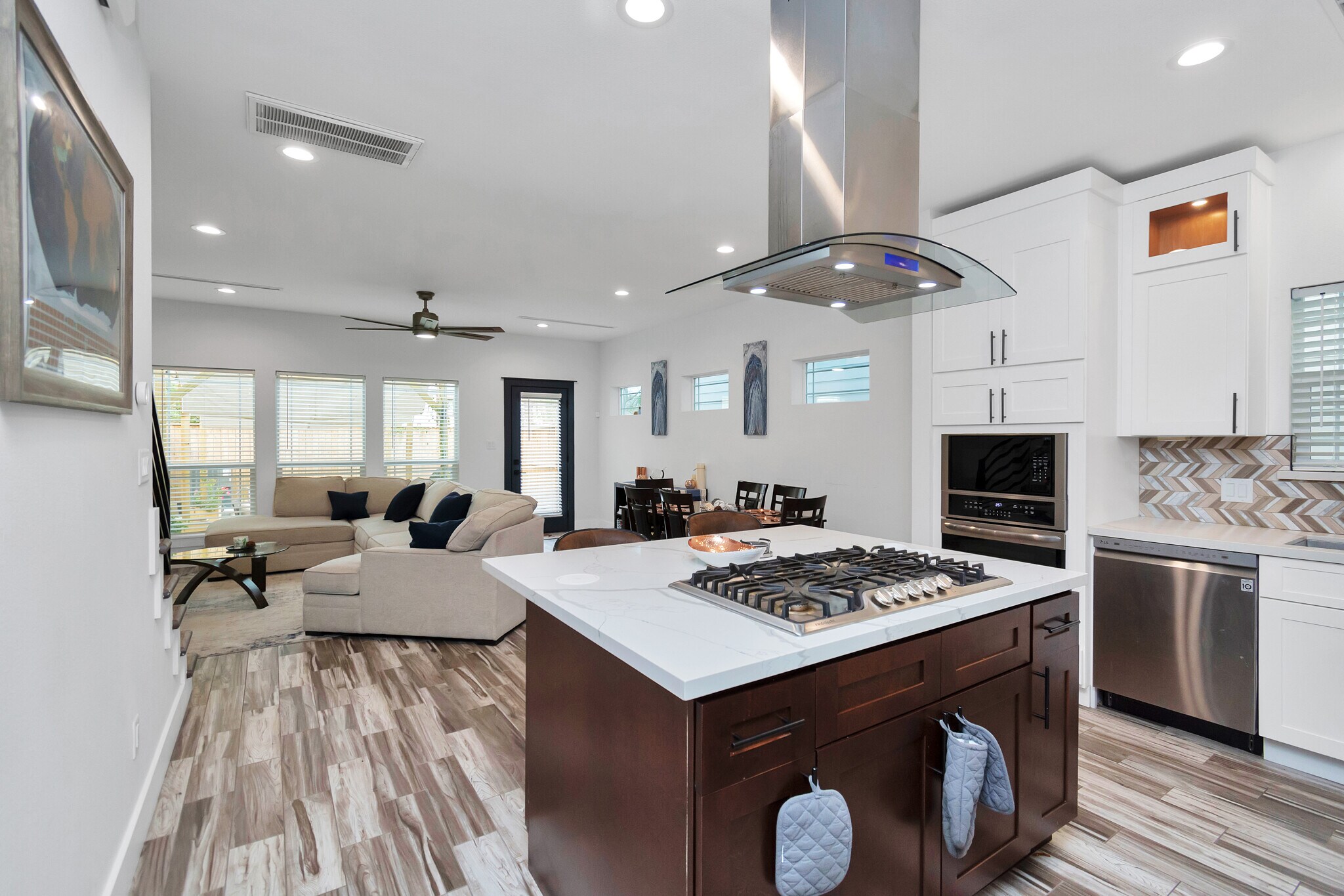 Kitchen/Living room - 4209 New Orleans St