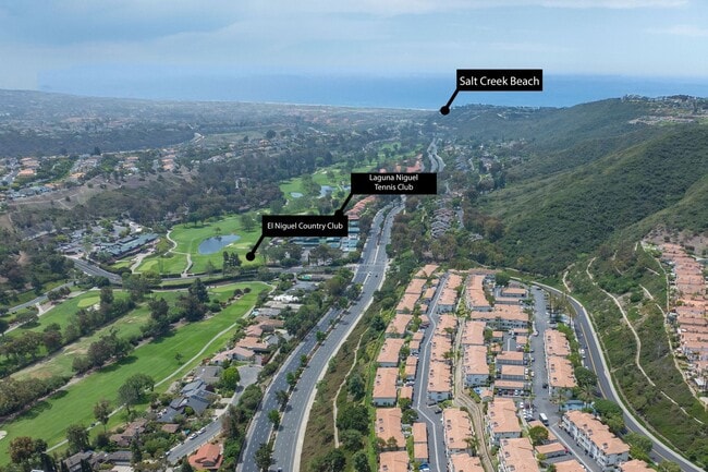 Building Photo - Beautifully Updated 2 Bed/2 Bath Condo with Views!