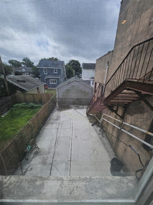 Building Photo - 180 Jericho Tpke