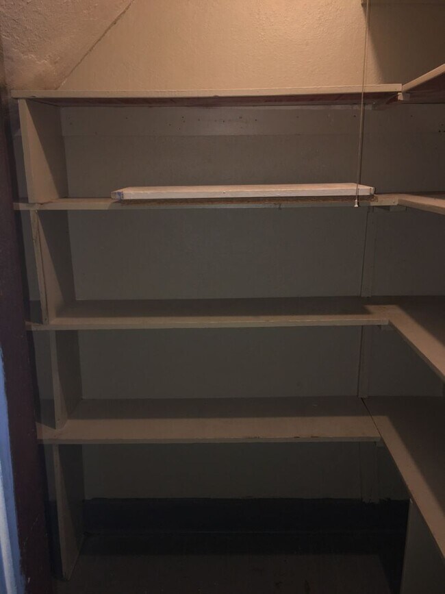 Building Photo - 1430 SW Polk St