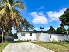 Building Photo - Beautifully remodeled 4 bedroom, 3 full ba...