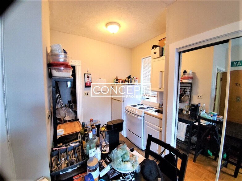 Building Photo - 40 Anderson St