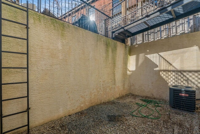 Building Photo - 1512 Frankford Ave