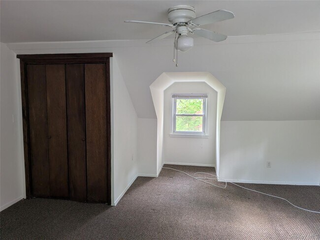 Building Photo - 45 Sunken Meadow Rd