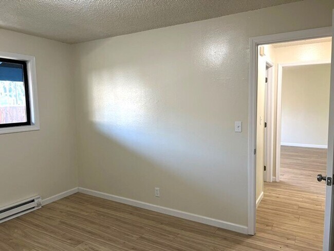 Building Photo - 2Bd/1Ba Single Story Apartment Unit - Move...