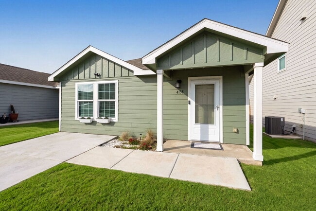 Building Photo - Stylish One Story Living with Modern Upgrades and Resort Style Amenities