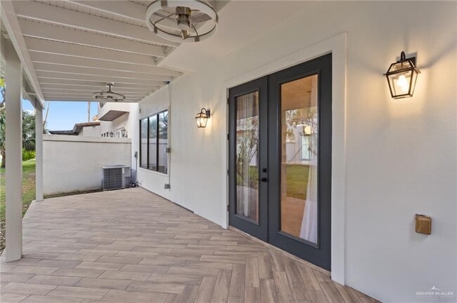 Building Photo - 24 S 5th St