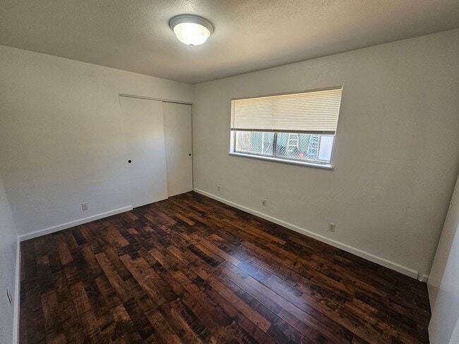 Building Photo - 2 Bedroom 1 Bathroom Home for Rent in Corning!