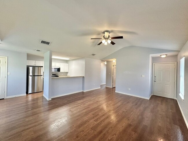 Building Photo - Tour Today! 2 Bedroom 2 Bath at Mansion Creek! Chapel Hill ISD!