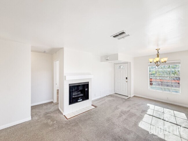 Building Photo - Great 2B/2BA Condo in Mira Mesa for Lease!