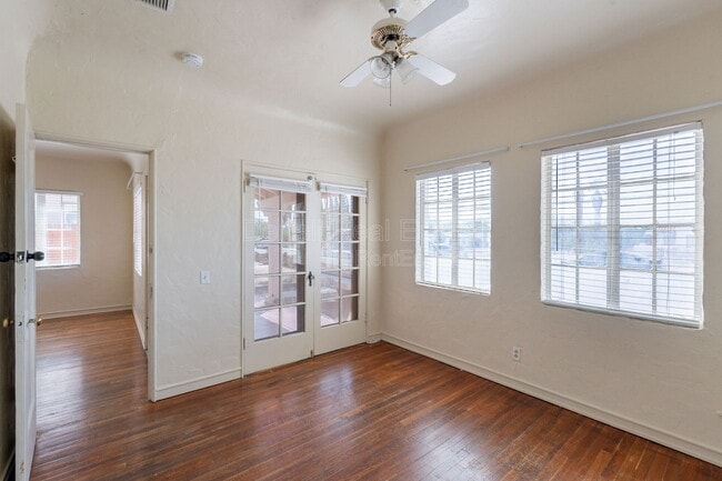 Building Photo - 241 S Cherry Ave