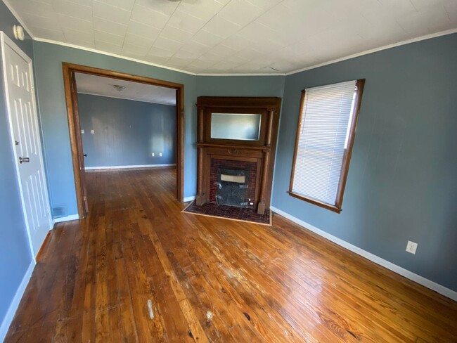 Building Photo - 931 W Lovell St