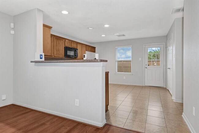 Building Photo - 702 Heatherton Hill Ln