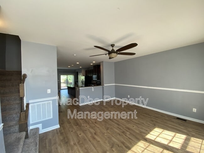 Building Photo - 302 Brenton Rd