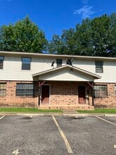 Building Photo - 636 Garland St