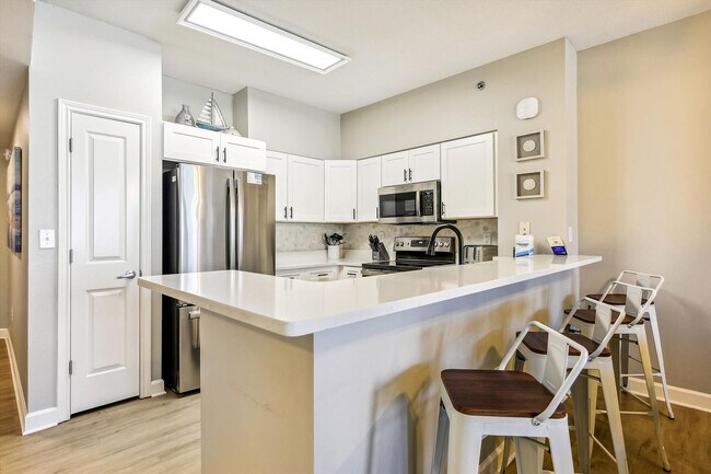 Building Photo - 104 Gulfside Ct