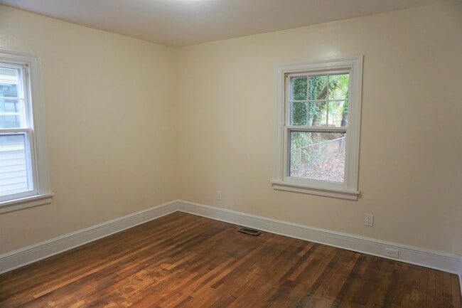 Building Photo - 3804 Vawter Ave